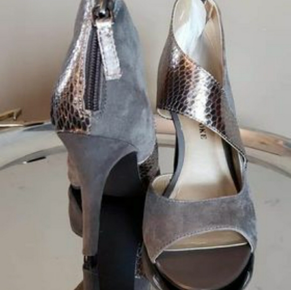 NEW Graphite Suede & Metallic Snake Print Pumps - Picture 5 of 5